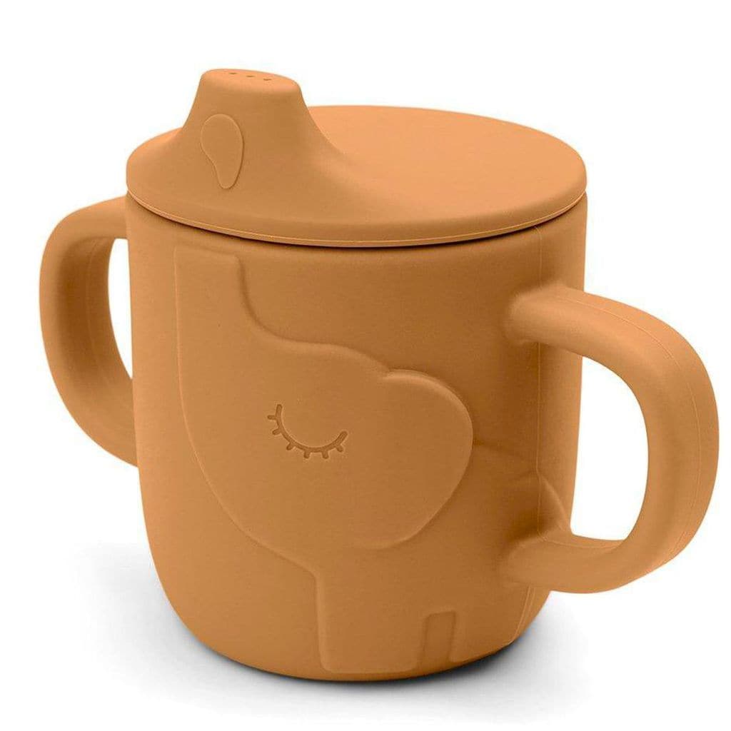 su primer vaso para el agua