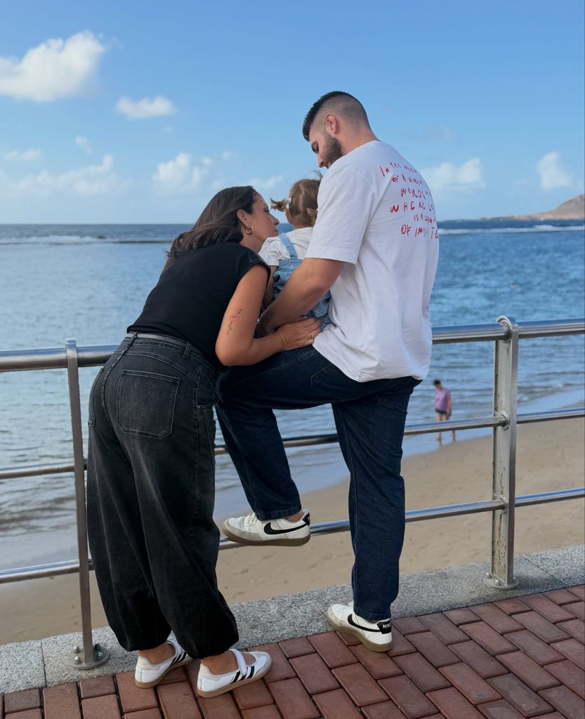 Anabel Pantoja, David Rodríguez y Alma, en las Islas Canarias