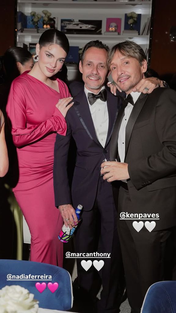 Marc Anthony asistió a la fiesta de David Beckham con su esposa Nadia Ferreira.
