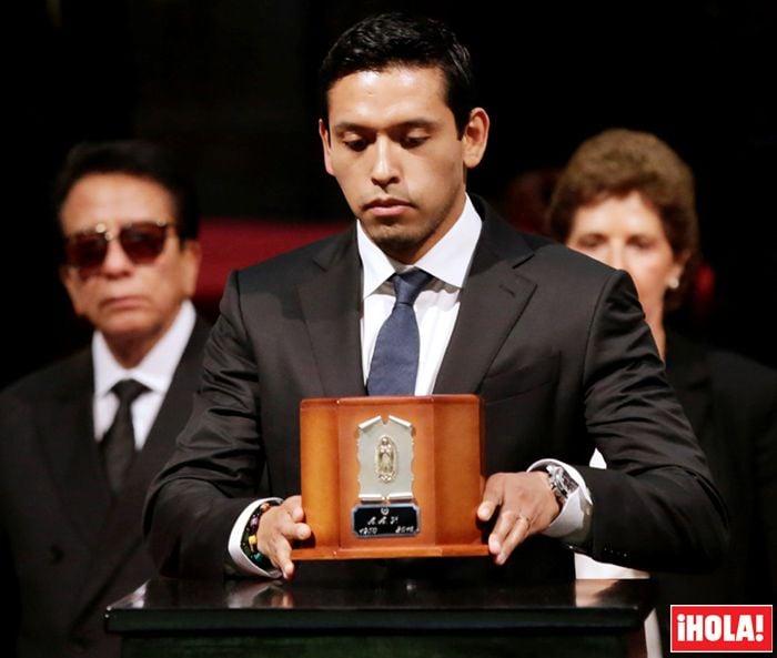 hijo-juan-gabriel-cordon