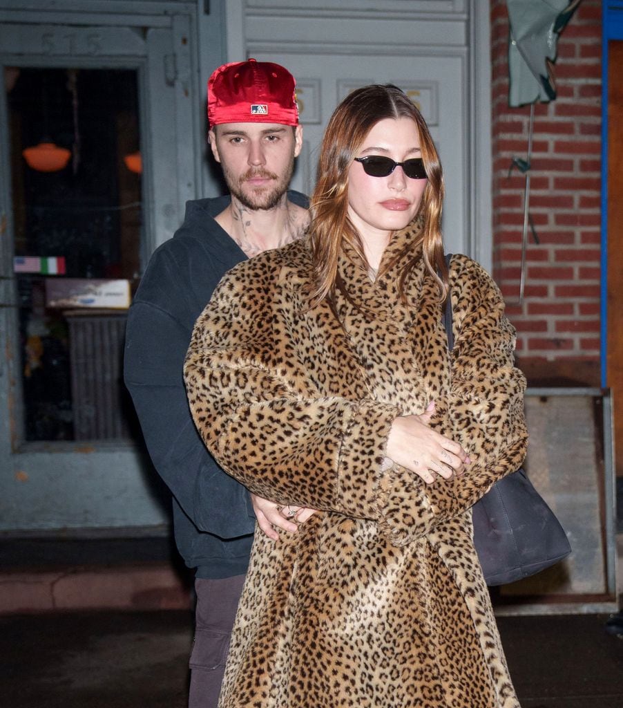 Justin y Hailey Bieber vistos en Nueva York, en febrero de 2025.