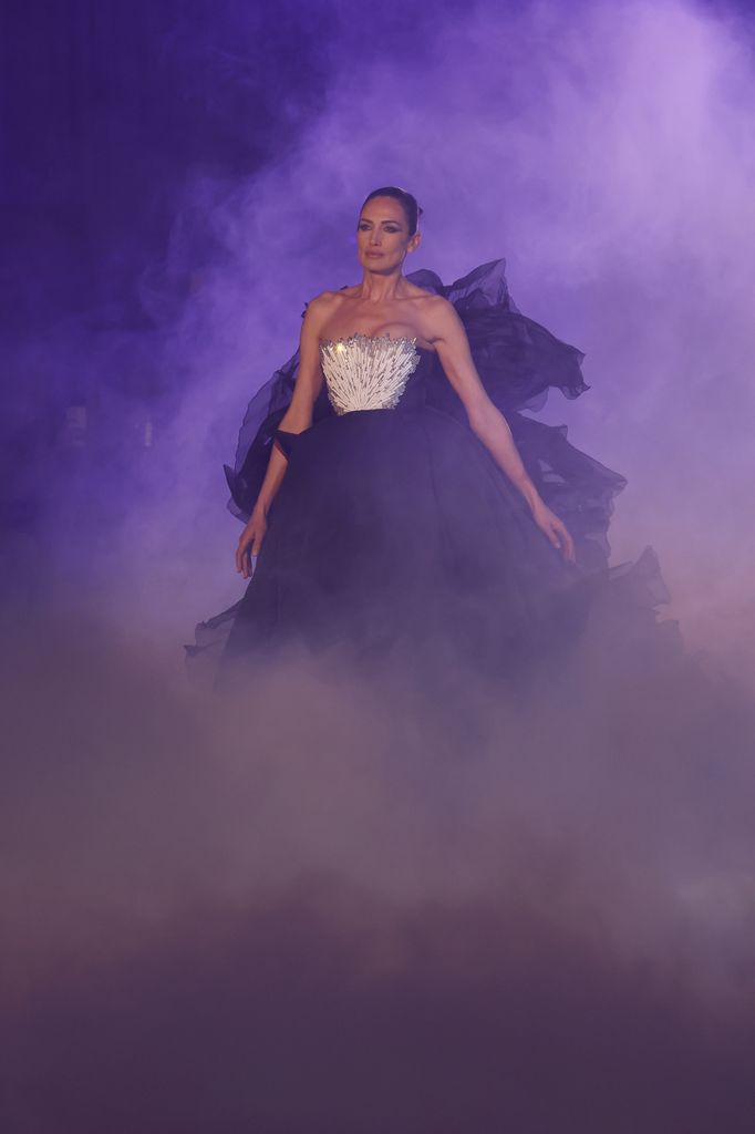Nieves Álvarez desfila para Stéphane Rolland en Barcelona Bridal Fashion Week