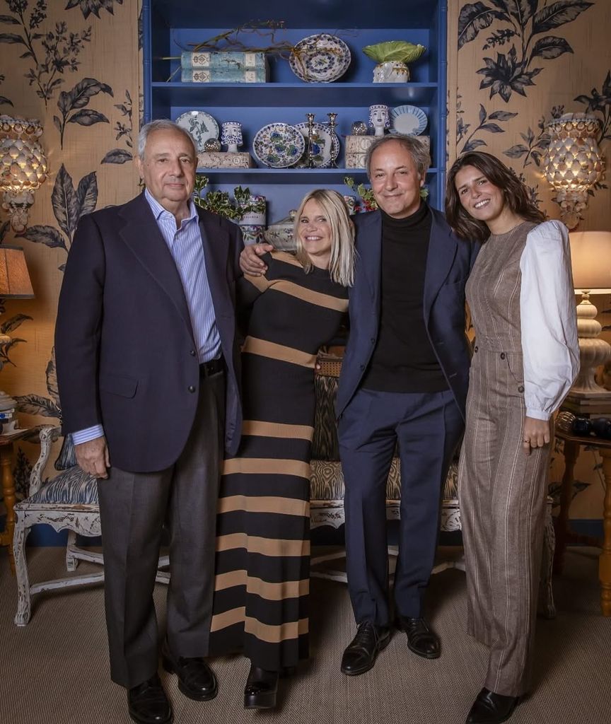 Eugenia Martínez de Irujo celebra su 57 cumpleaños entre amigos y familia.