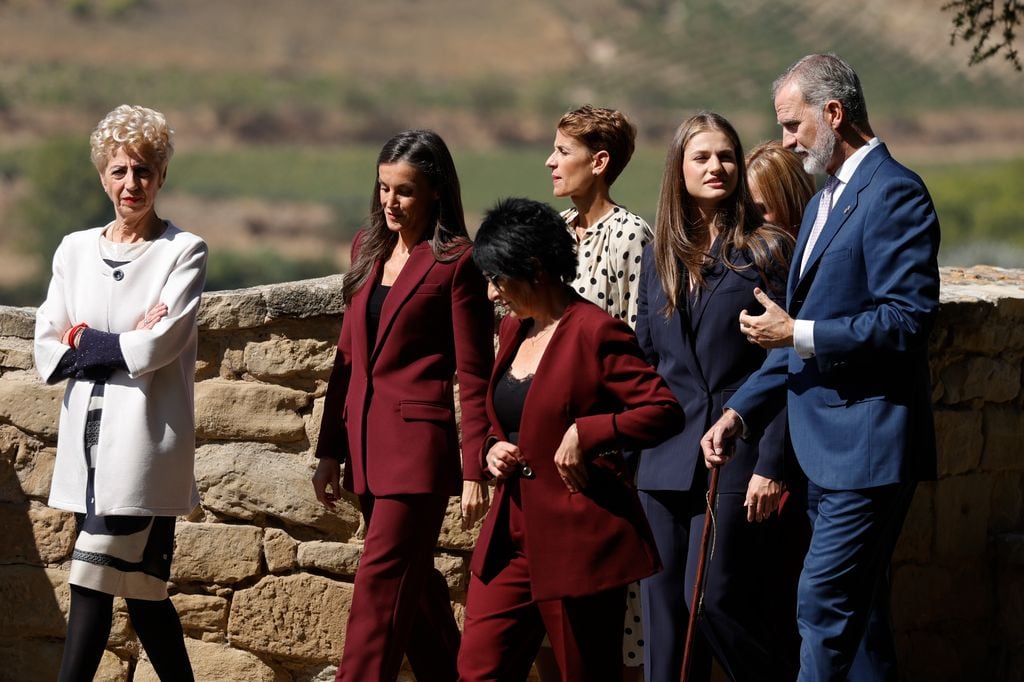 Los Reyes y Leonor visitan la exposición con motivo del 6º centenario del Título de Viana