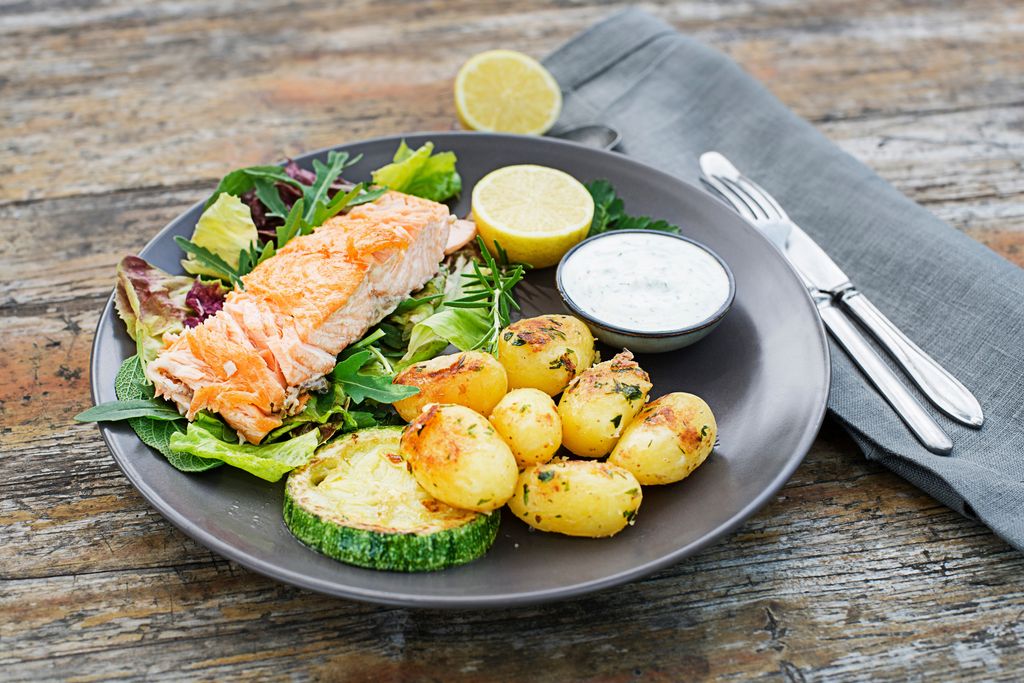 La reina era conocida por sus gustos sencillos y a menudo tomaba pescado a la parrilla con verduras como guarnición.