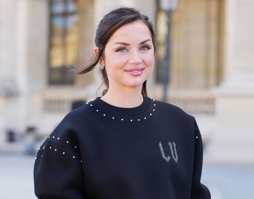 Ana de Armas en el desfile de Louis Vuitton en Paris Fashion Week el 30 de septiembre de 2025