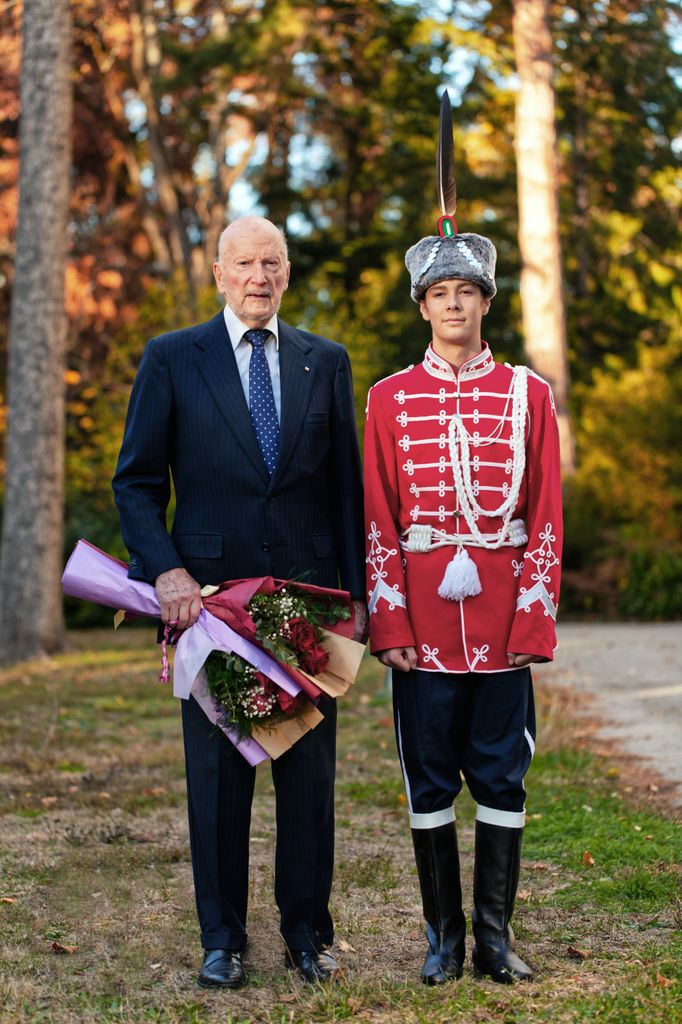 El príncipe Simeón, hijo de la princesa Kalina y de Kitín Muñoz, junto a su abuelo, el rey Simeón de Bulgaria