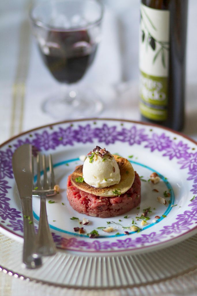 'Steak tartar' con helado de aceite de oliva