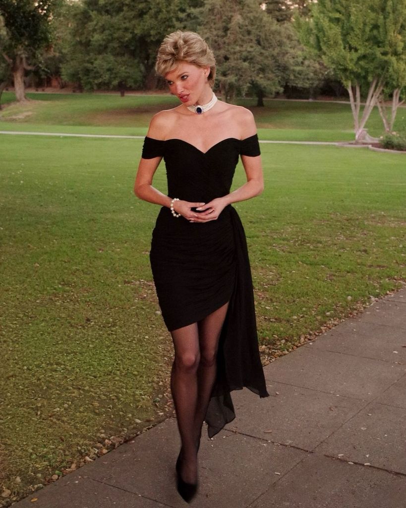 Plano entero de Elsa Anna Sofie Hosk disfrazada de Lady Di