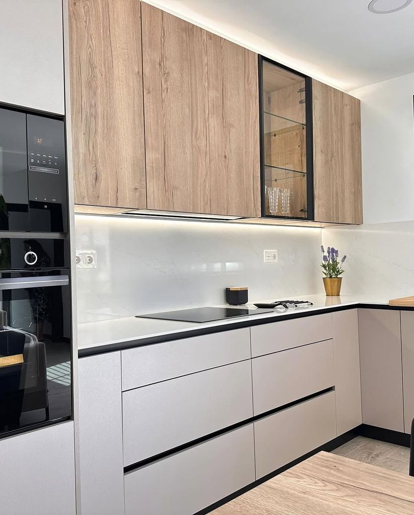 Cocina con módulos bajos tipo cajón y gaveteros