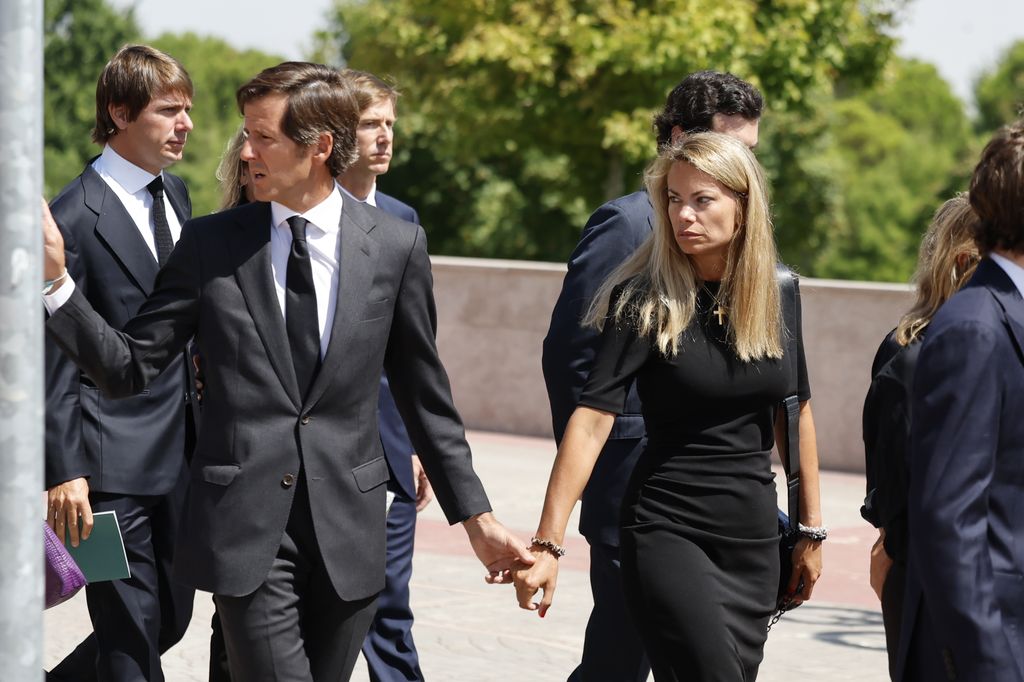 Carla Goyanes y su marido, Jorge Benguría, en el último adiós a Caritina Goyanes en Madrid