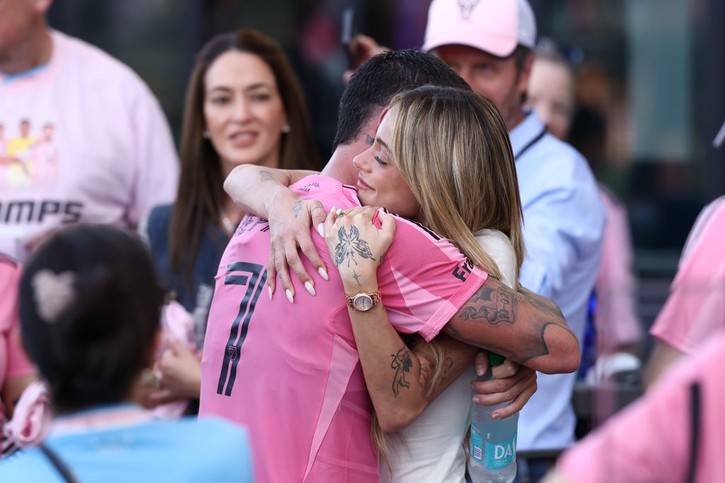 Rodrigo de Paul y la cantante Tini, tras la victoria del Inter Miami en la MLS