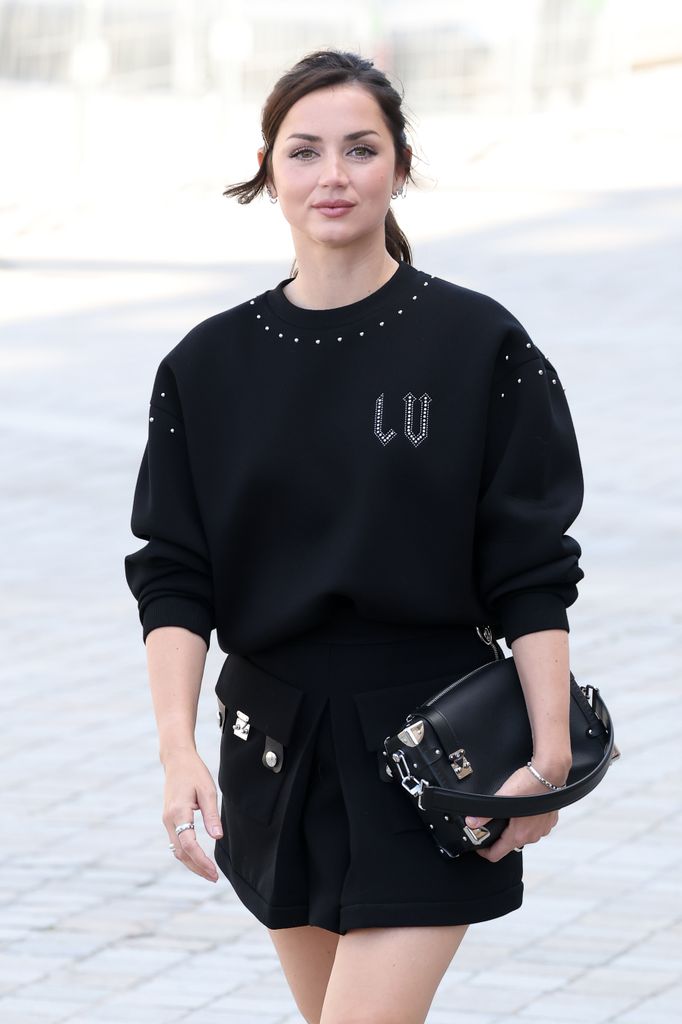 Ana de Armas en el desfile de Louis Vuitton. 