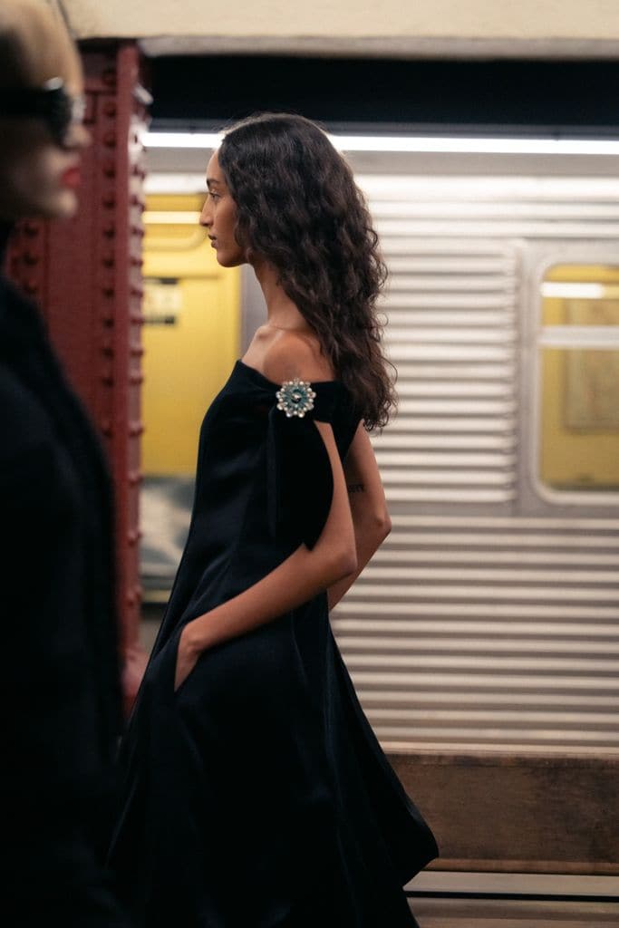 Chanel desfile Metiers D'art 2026 en el metro de Nueva York
