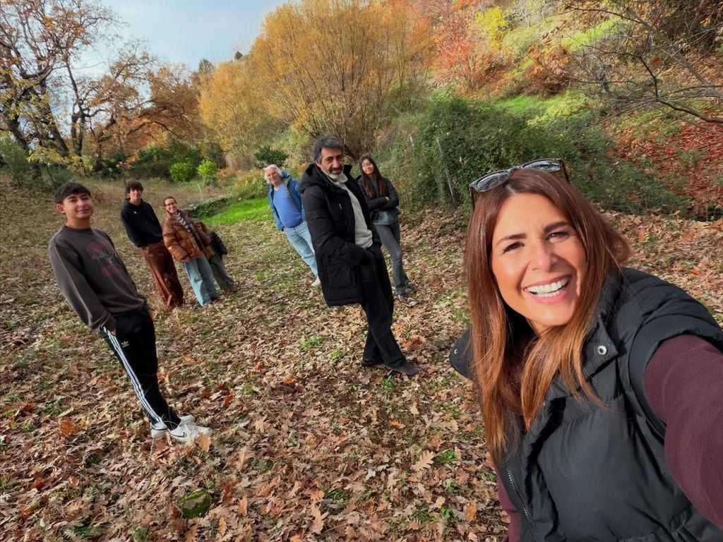 Nuria Roca y Juan del Val con su familia en la sierra de Gredos