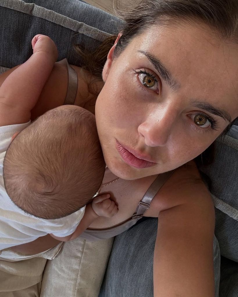 Michelle Renaud con Milo recién nacido en una foto tomada en agosto de 2024.