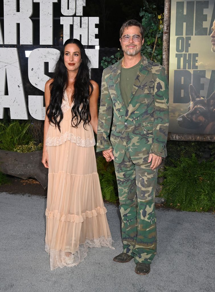 Ines de Ramon y Brad Pitt asisten al estreno mundial de "Heart Of The Beast" en el FirstBank Amphitheater el 16 de septiembre de 2026 en Franklin, Tennessee