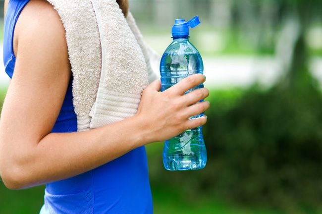 deporte botella bebida energetica