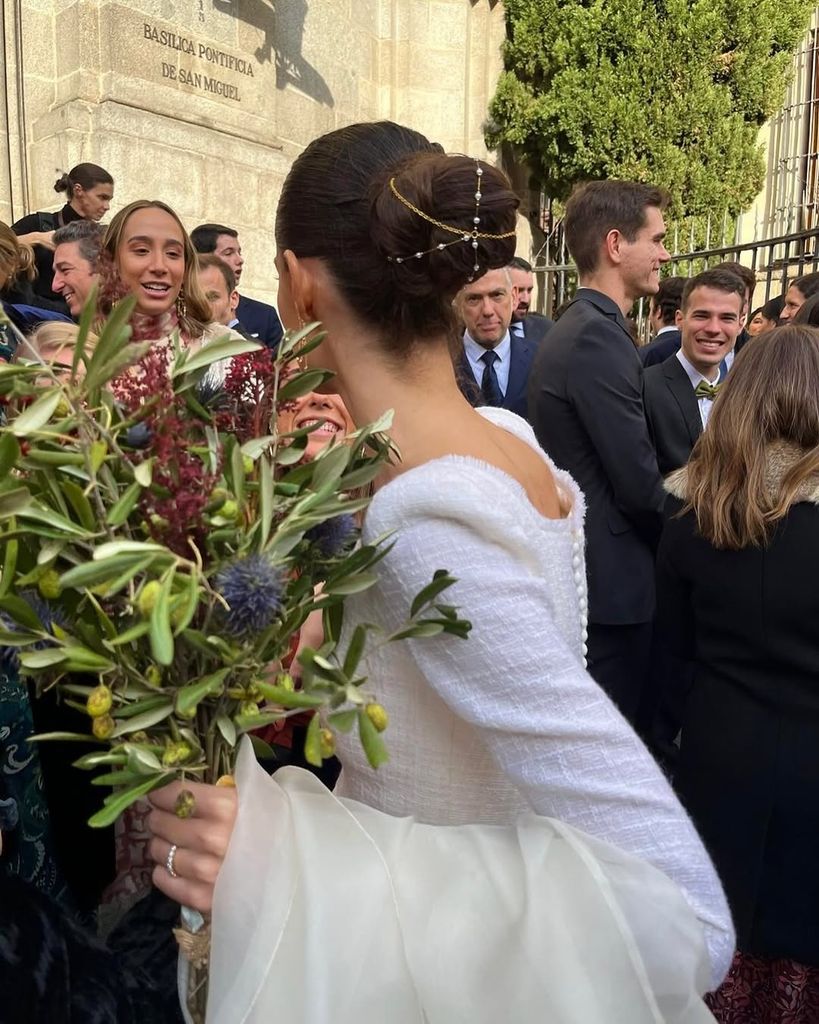 Peinado de novia de Catalina con cubremoño de Rocío Sanchís