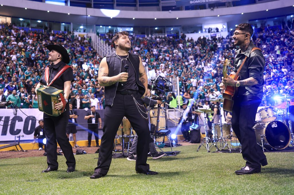 Grupo Frontera presentó el video de 'Un Solo Corazón' con un show en vivo durante el partido de México vs. Ghana, en Puebla