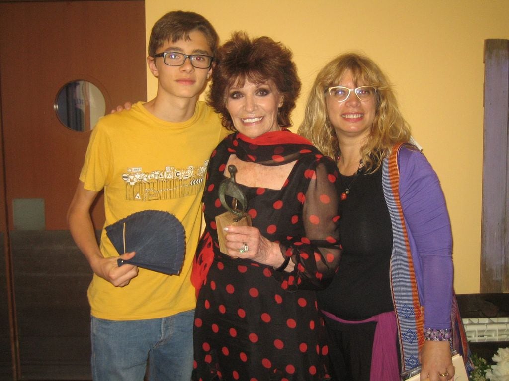 Polo con su hija, Raquel, y su nieto Pablo, cuando era un adolescente