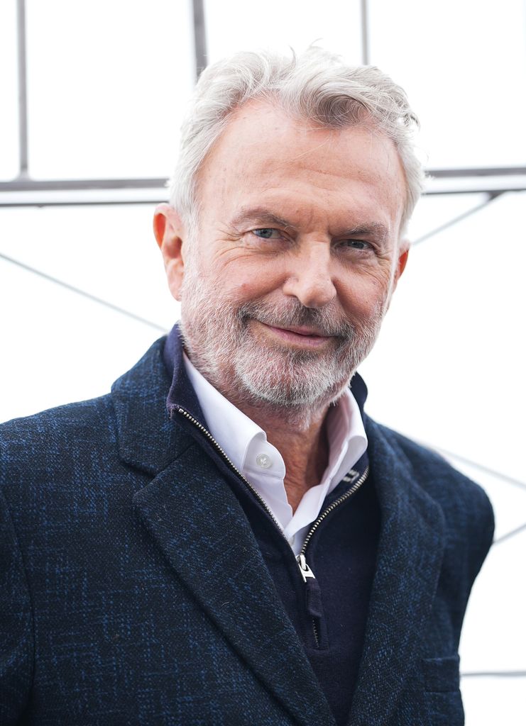Sam Neill en el Empire State Building el 6 de marzo de 2024