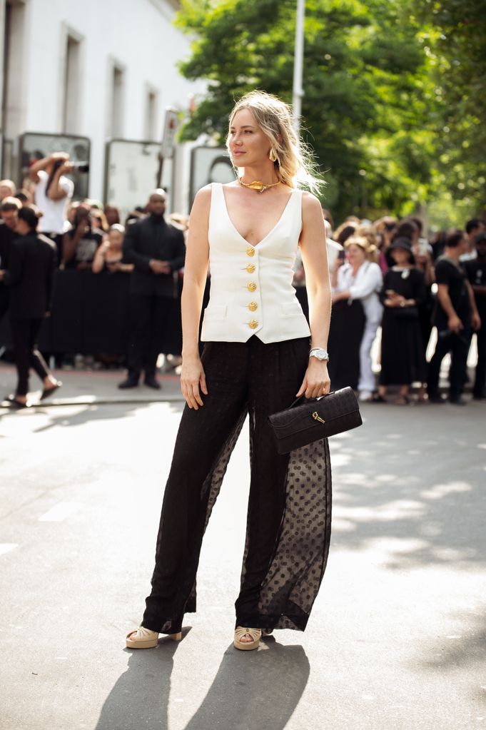 Look Street Style Paris Fashion Week Alta Costura 2024-25