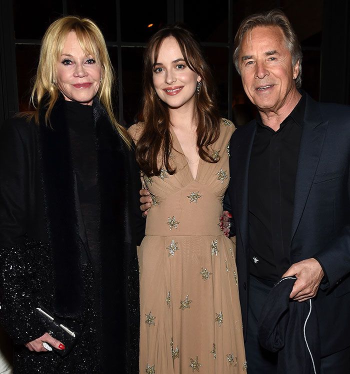 Dakota Johnson con sus padres, Melanie Griffith y Don Johnson