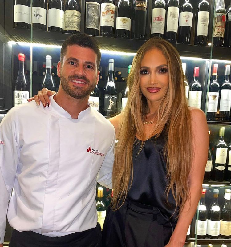 Jennifer López, durante su visita a O Xexteria, en verano del año pasado. 
