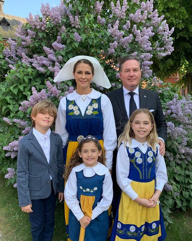 Magdalena de Suecia, Chris O'Neill y sus tres hijos
