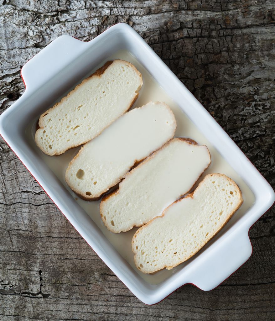 Torrijas empapadas en leche.