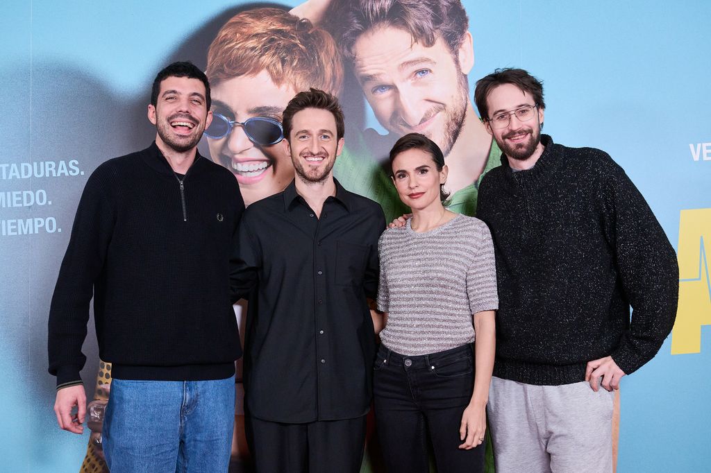 La actriz durante el estreno de 'A Muerte' con sus compañeros de reparto Oriol Pérez Alcaraz, Joan Amargós y Daniel de la Orden
