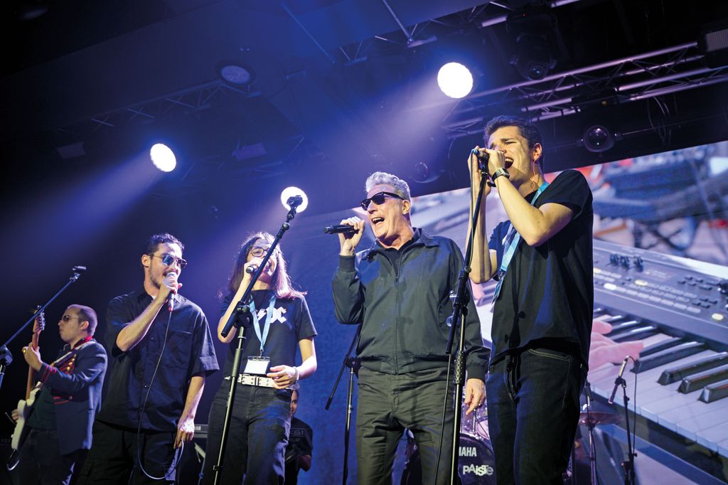 Loquillo, actuando con el grupo