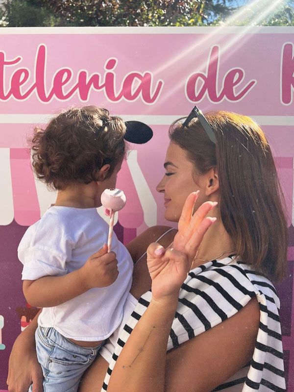 Laura Escanes y su hija Roma, la imagen más bonita