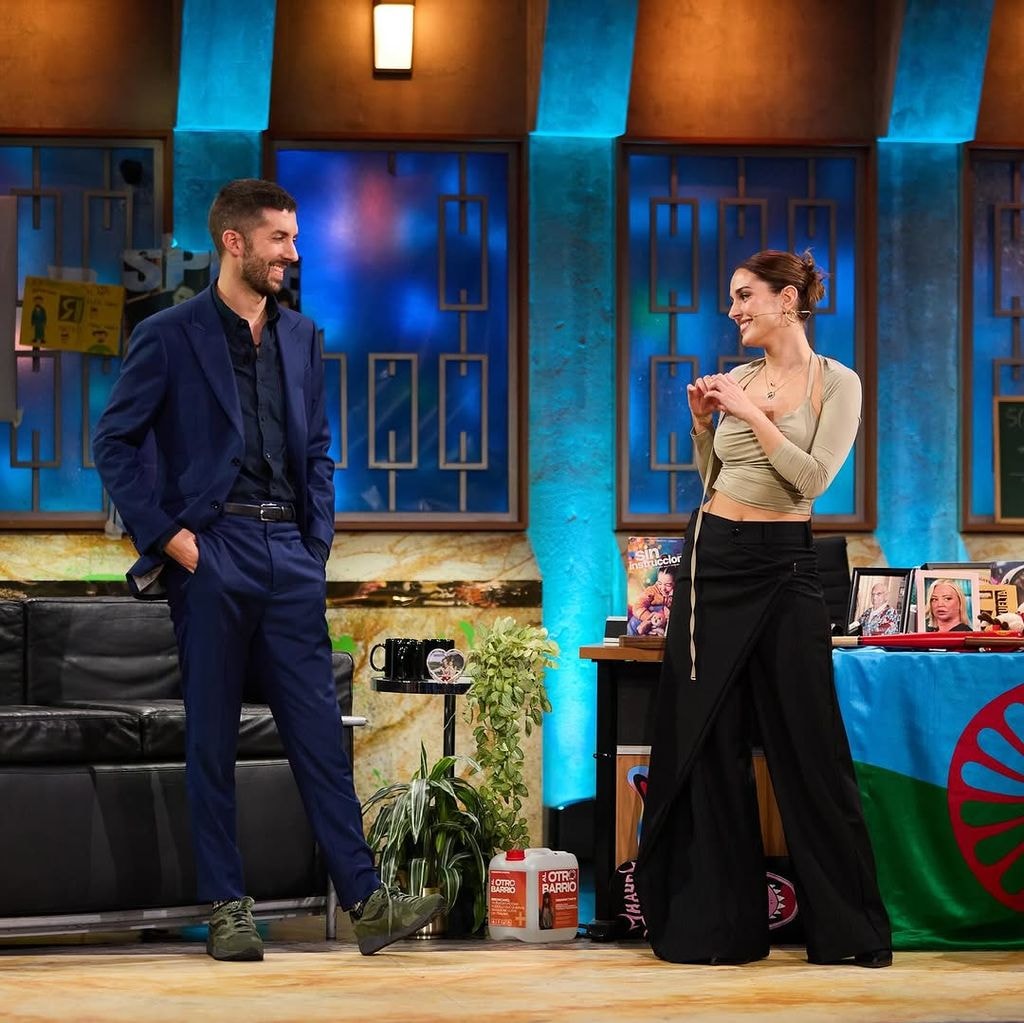 Silvia Alonso sorprende a David Broncano en 'La Revuelta': 'Soy actriz  además de su novia'