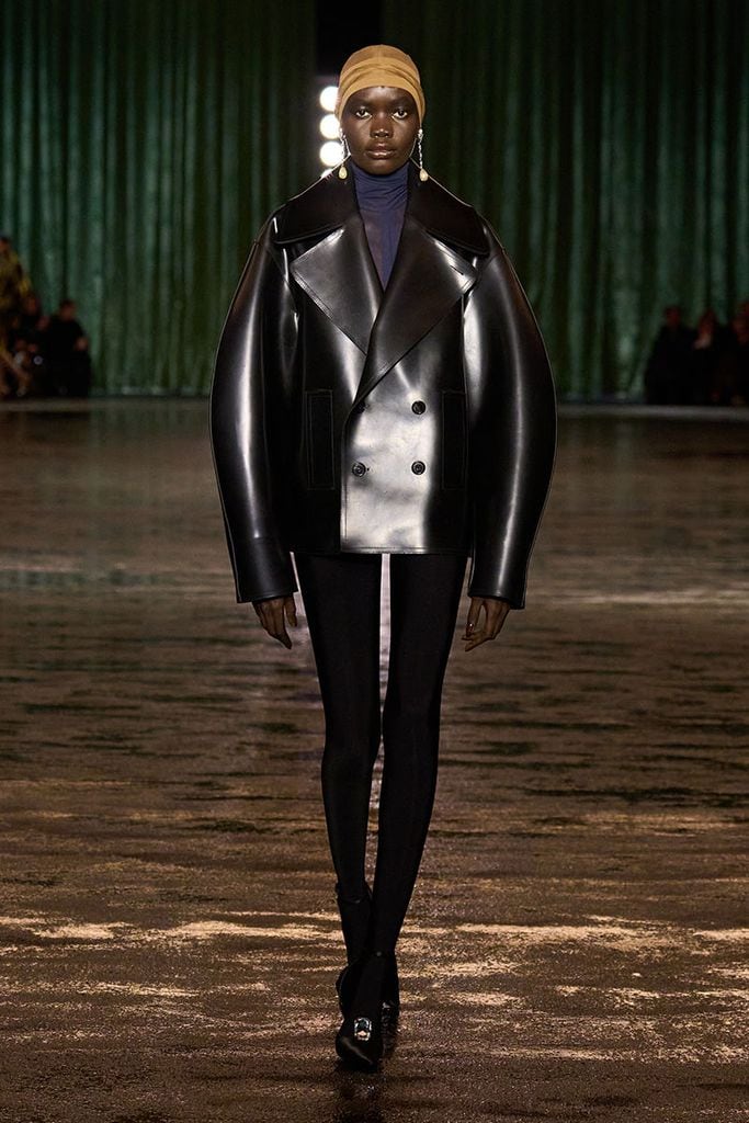 yves saint laurent desfile otono invierno 2024010a