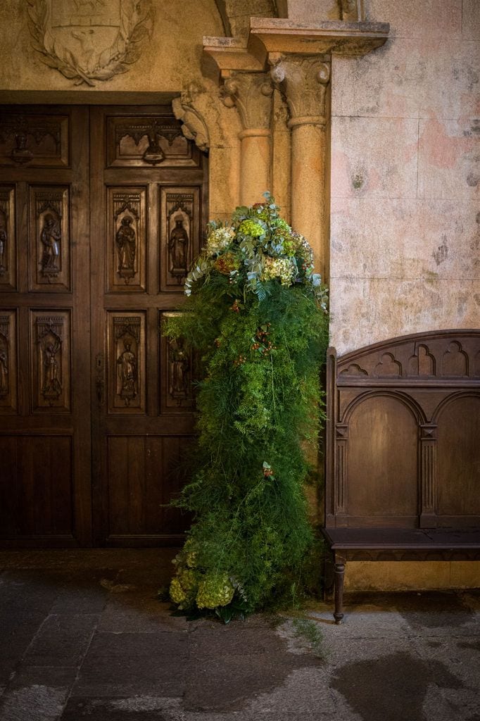 Decoración de entrada de iglesia
