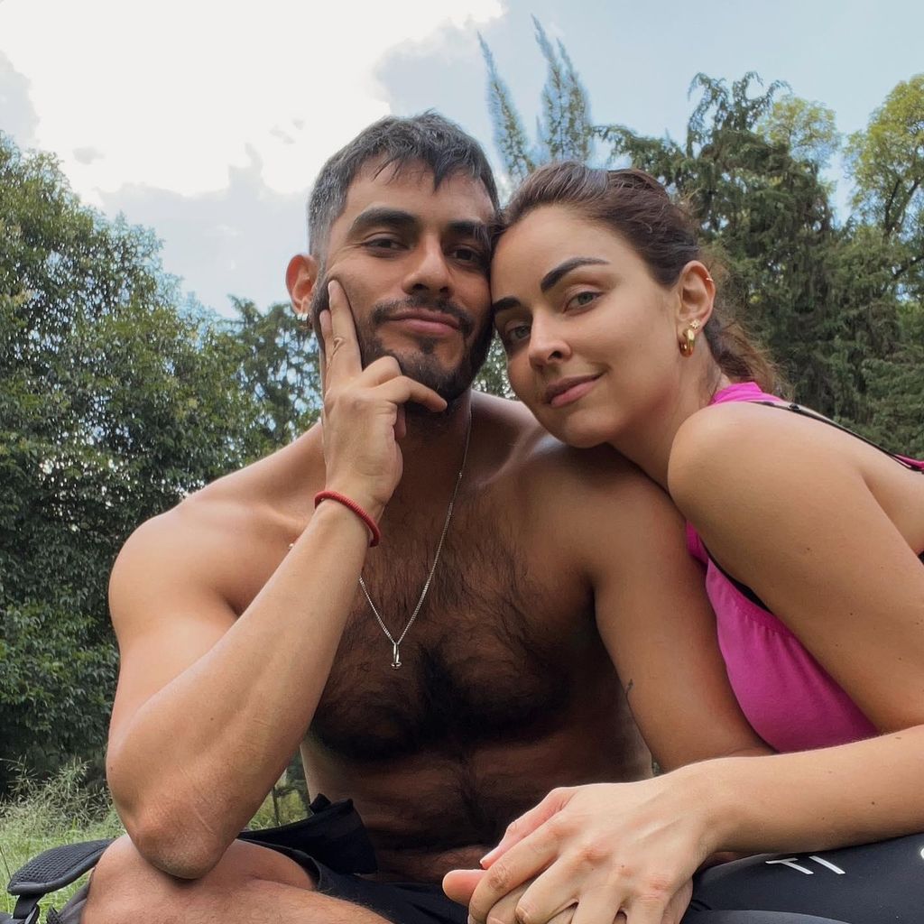 La actriz mexicana Claudia Martín con su novio Hugo Catalán