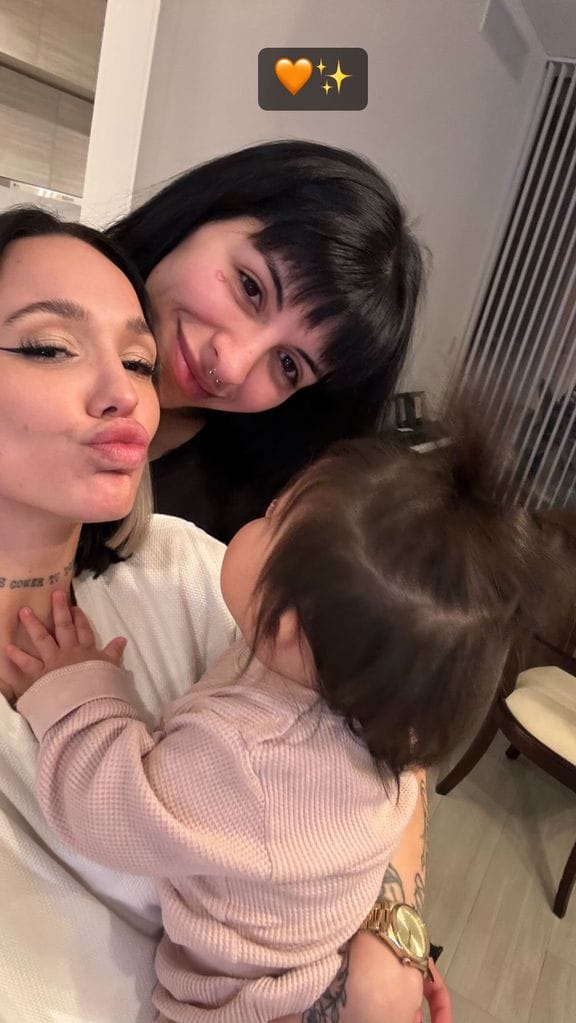 Esta es la imagen que 'La Joaqui' compartió con sus seguidores junto a Cazzu e Inti