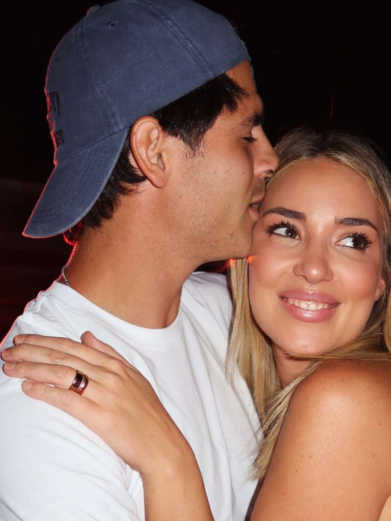 Alice y Álvaro, de lo más románticos en el concierto de Shakira