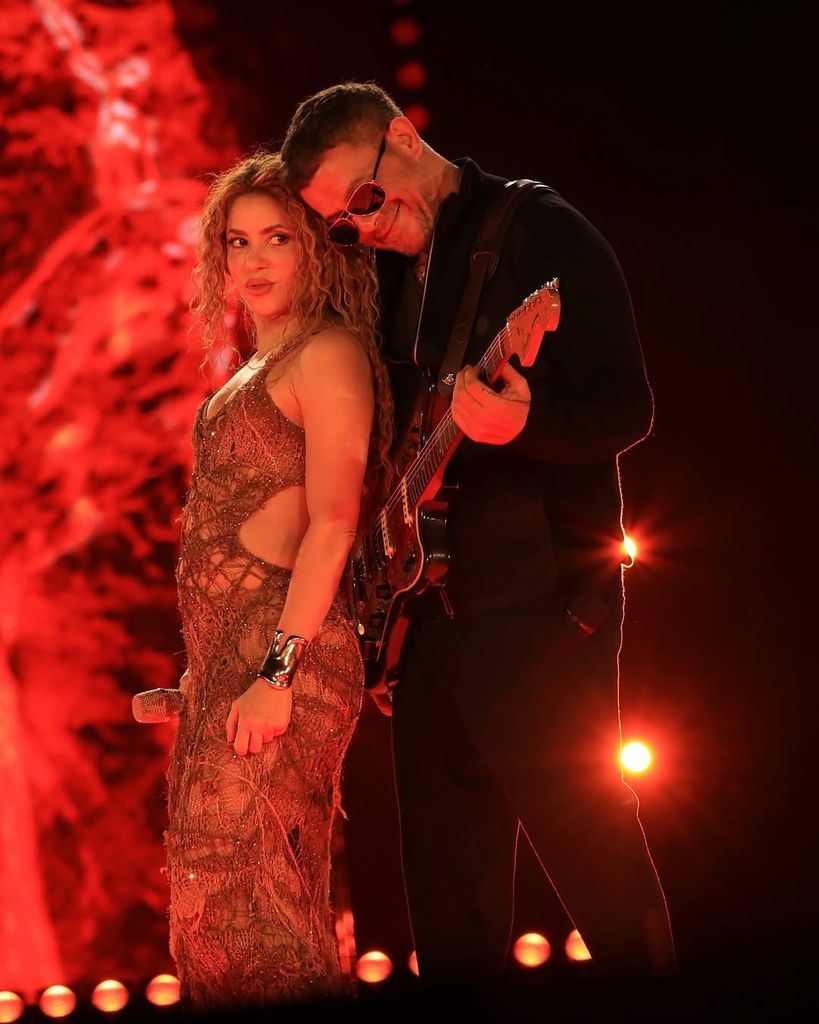 Shakira y Alejandro Sanz interpretaron 'La Tortura' a 20 años de su estreno