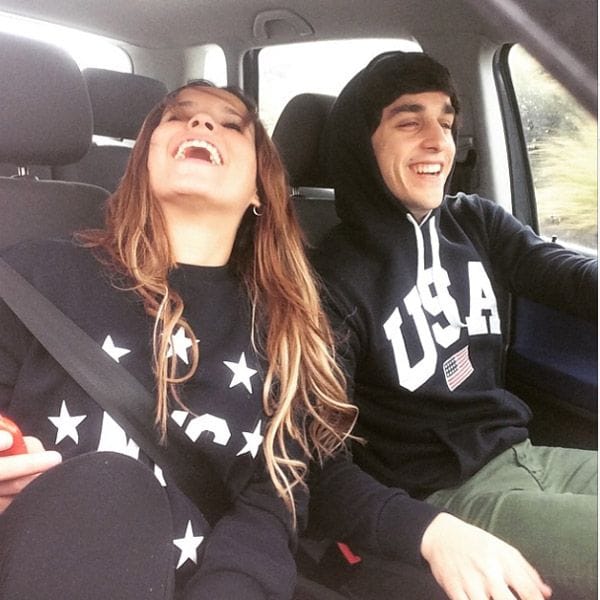 'Quiero sonreír todos los días a tu lado', publicaba Gloria Ortega acompañada de esta foto junto a su novio
