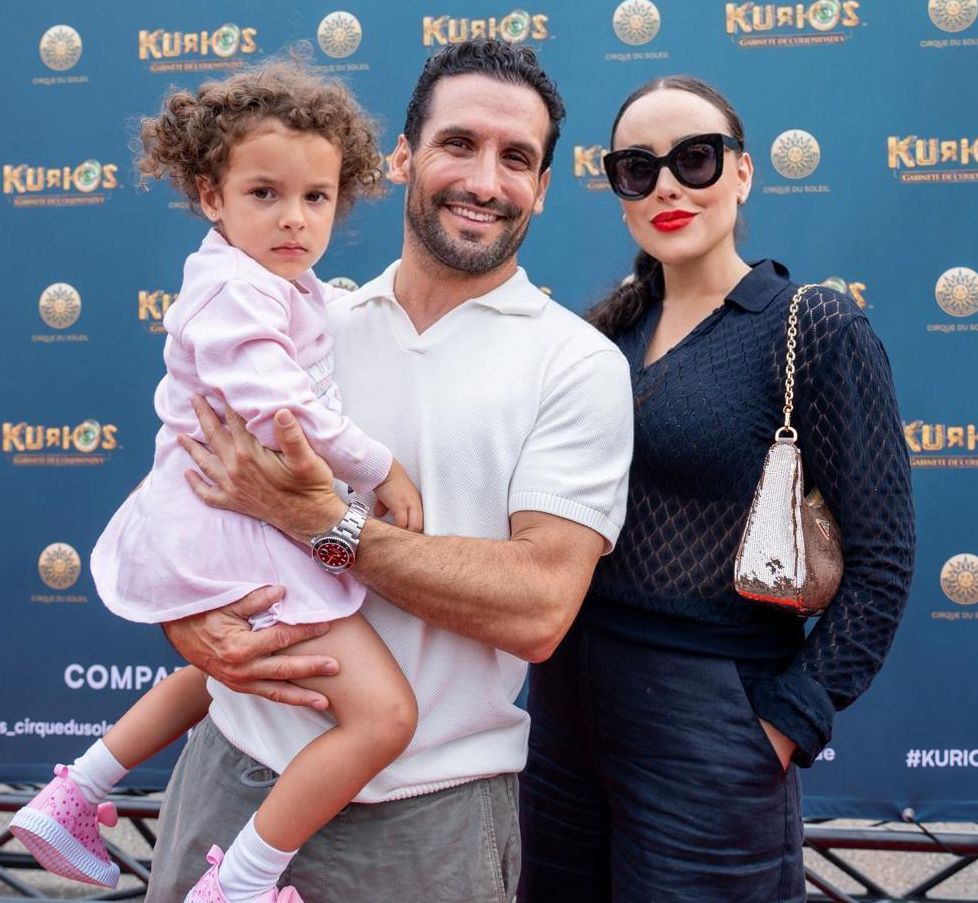 Ivana Rodríguez y Carlos García con su hija