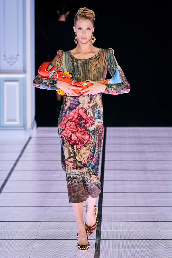 moschino f22 039039220303