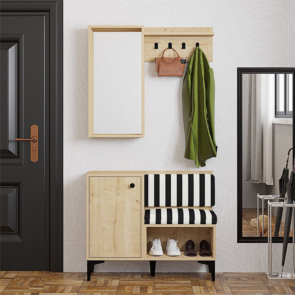 Mueble zapatero en el recibidor