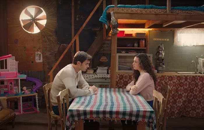 Ömer confiesa a Asiye su decepción con Ahmet en 'Hermanos'