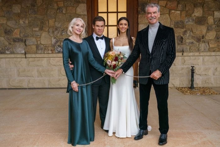 Pierce Brosnan en una escena de 'Unos suegros de armas tomar'