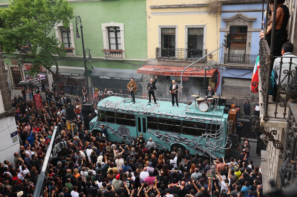 U2 sorprende en la Ciudad de México