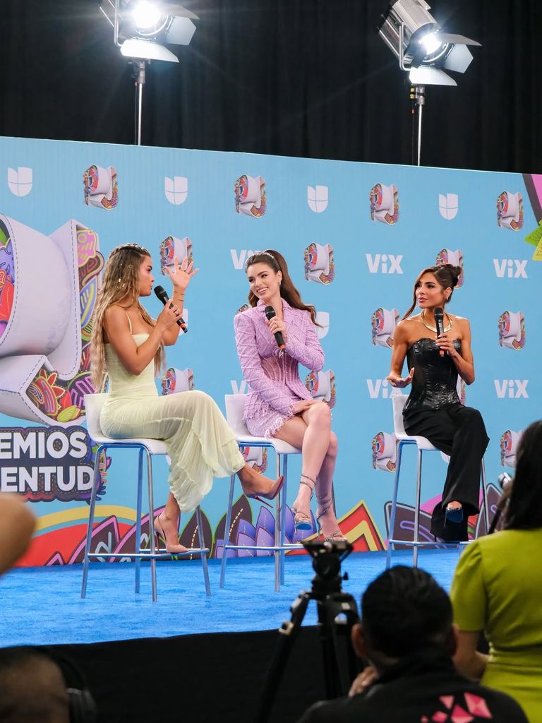 Clarissa Molina, Nadia Ferreira y Alejandra Espinoza, las host de Premios Juventud