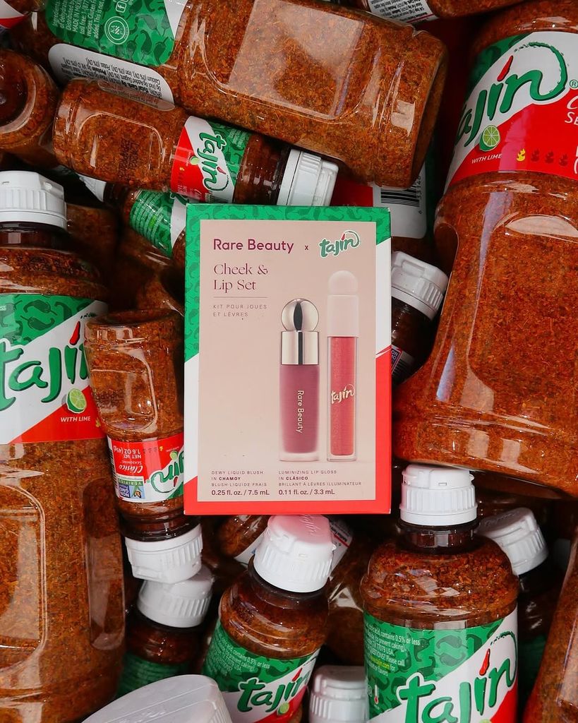 Colaboración entre Rare Beauty y Tajin